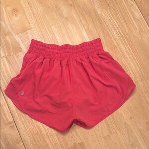 Lululemon hotty hot shorts. Size 2. High rise. Lipgloss